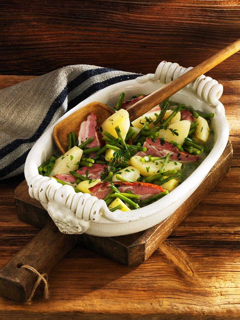Kartoffelgemüse mit Birnen und Speck Rezept | EAT SMARTER