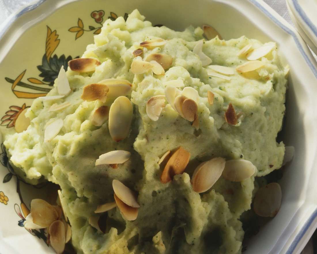 Kartoffelpüree mit Brokkoli Rezept | EAT SMARTER Kartoffelpüree mit Brokkoli Rezept | EAT SMARTER