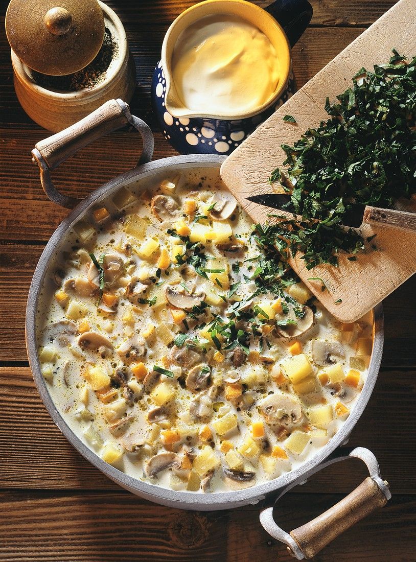 Kartoffelsuppe mit Champignons Rezept | EAT SMARTER