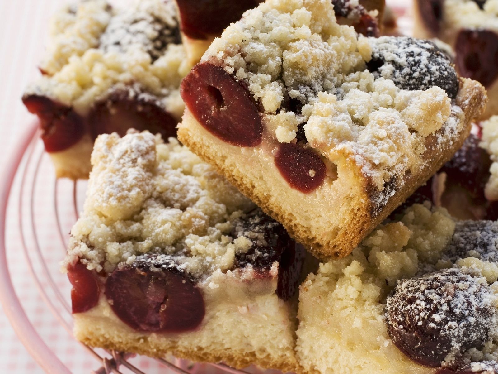 Streusel-Kirschkuchen Rezept | EAT SMARTER