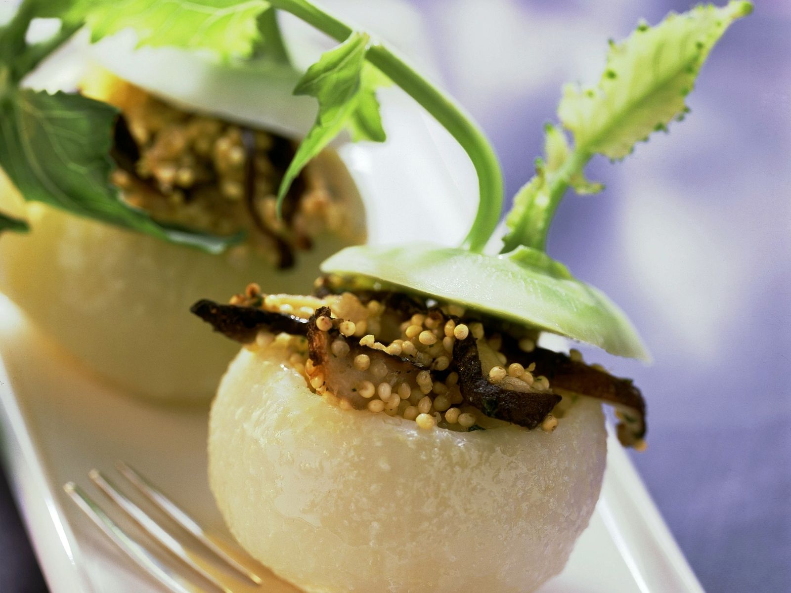 Kohlrabi mit Hirse-Pilz-Füllung Rezept | EAT SMARTER