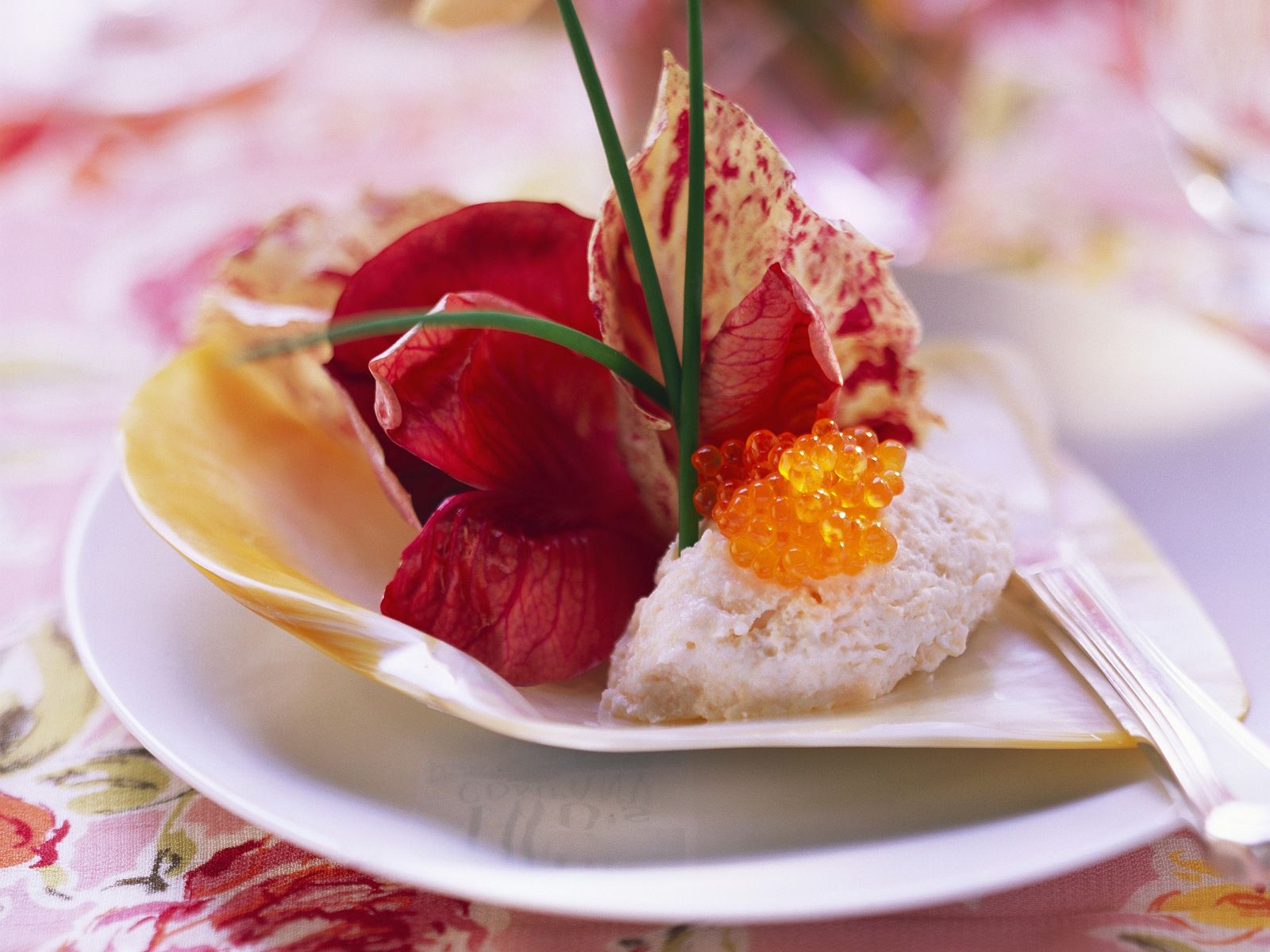 Lachsmousse mit Radicchiosalat Rezept | EAT SMARTER
