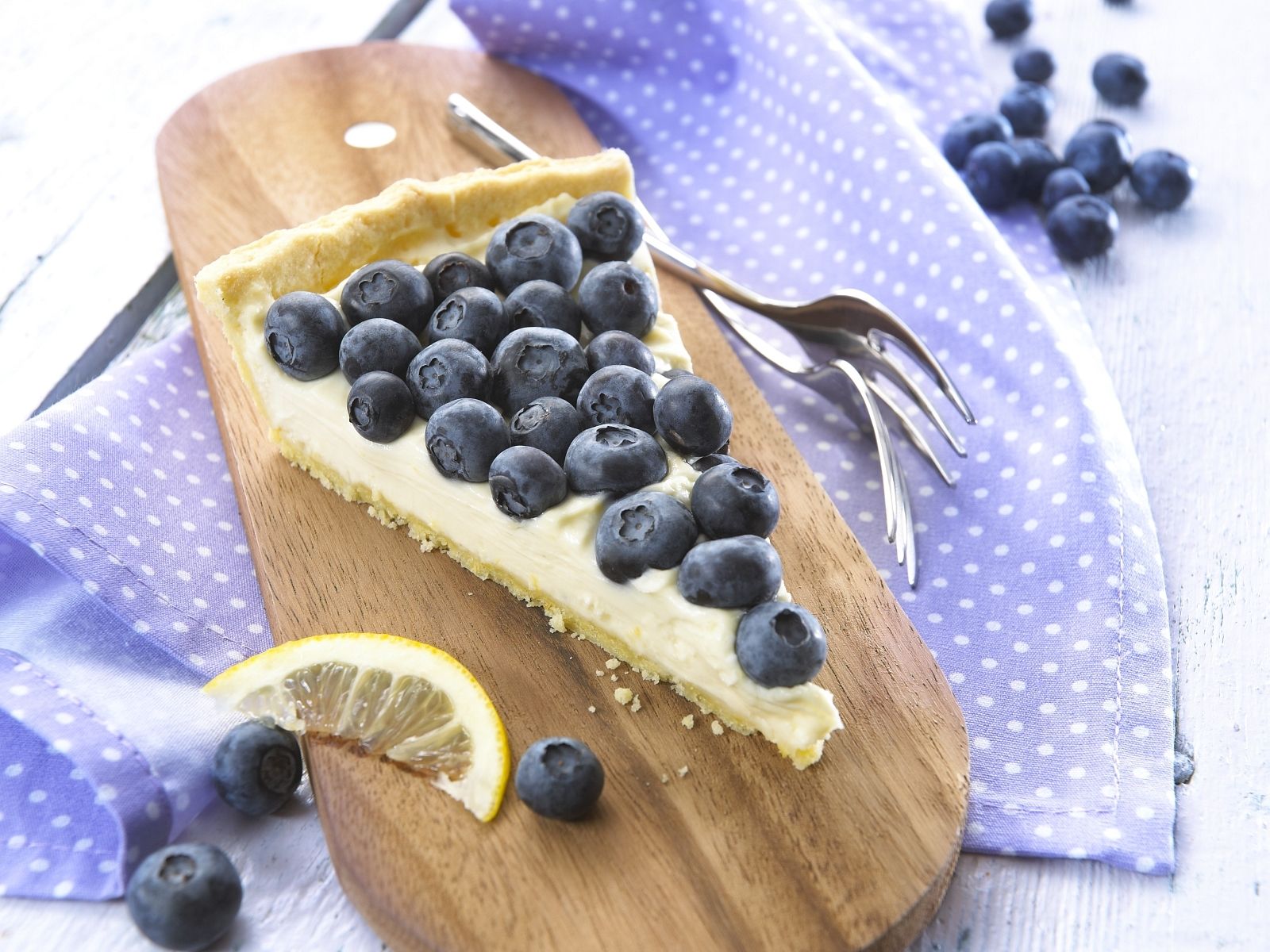 Mascarponetarte mit Heidelbeeren