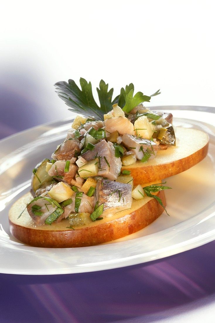 Matjessalat mit Apfel Rezept | EAT SMARTER