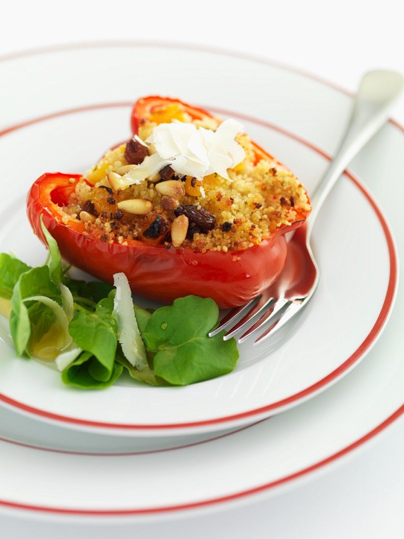 Mit Couscous gefüllte Paprika Rezept | EAT SMARTER