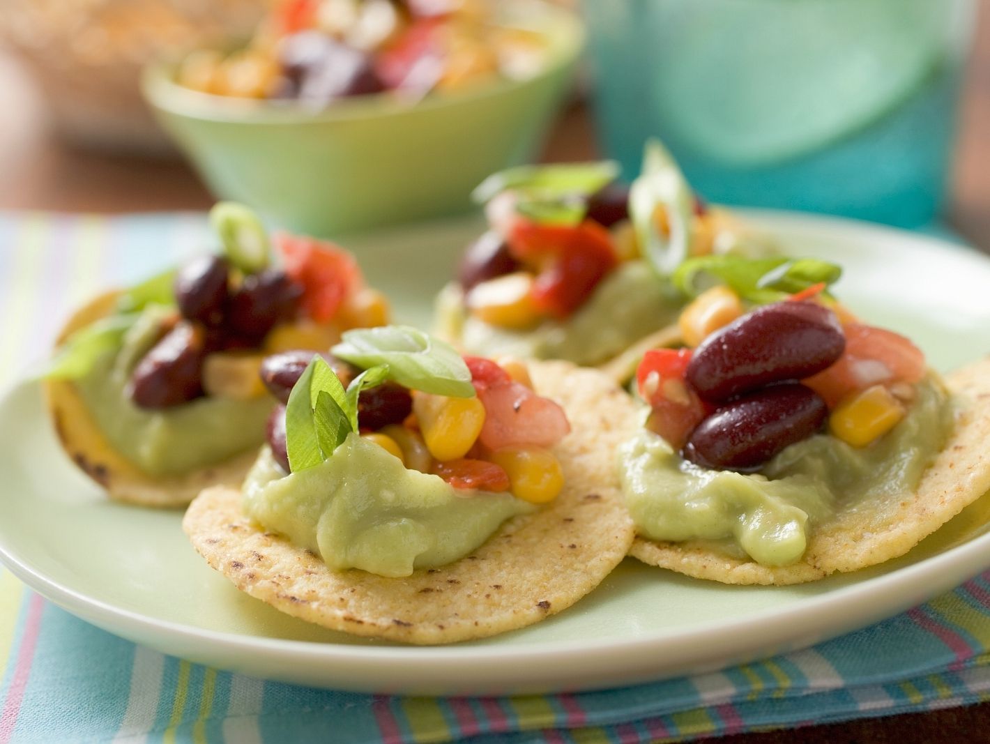 Nachos mit Avocadocreme Rezept | EAT SMARTER Nachos mit Avocadocreme Rezept | EAT SMARTER
