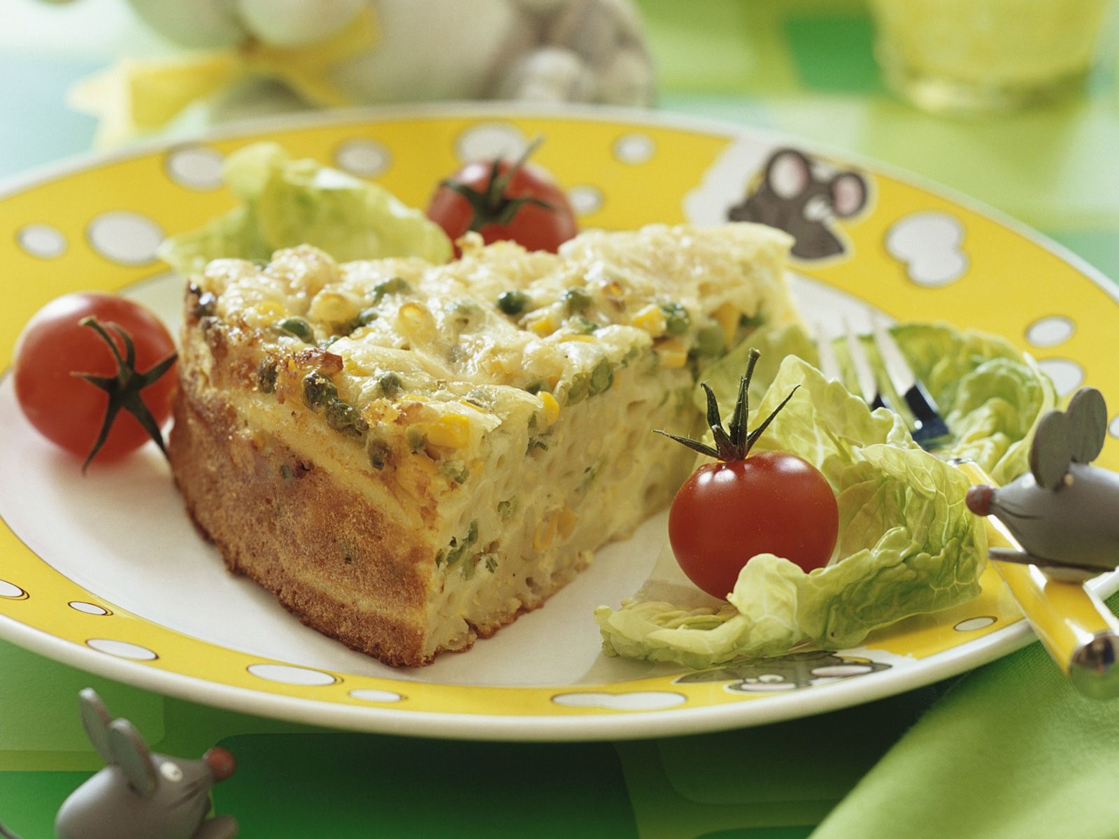 Nudelauflauf mit Erbsen und Mais