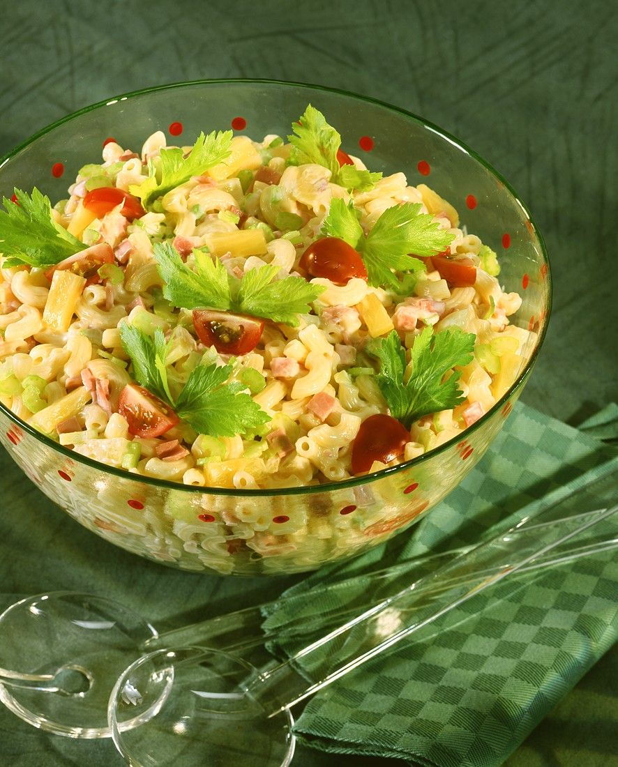 Nudelsalat mit Schinken und Ananas Rezept | EAT SMARTER