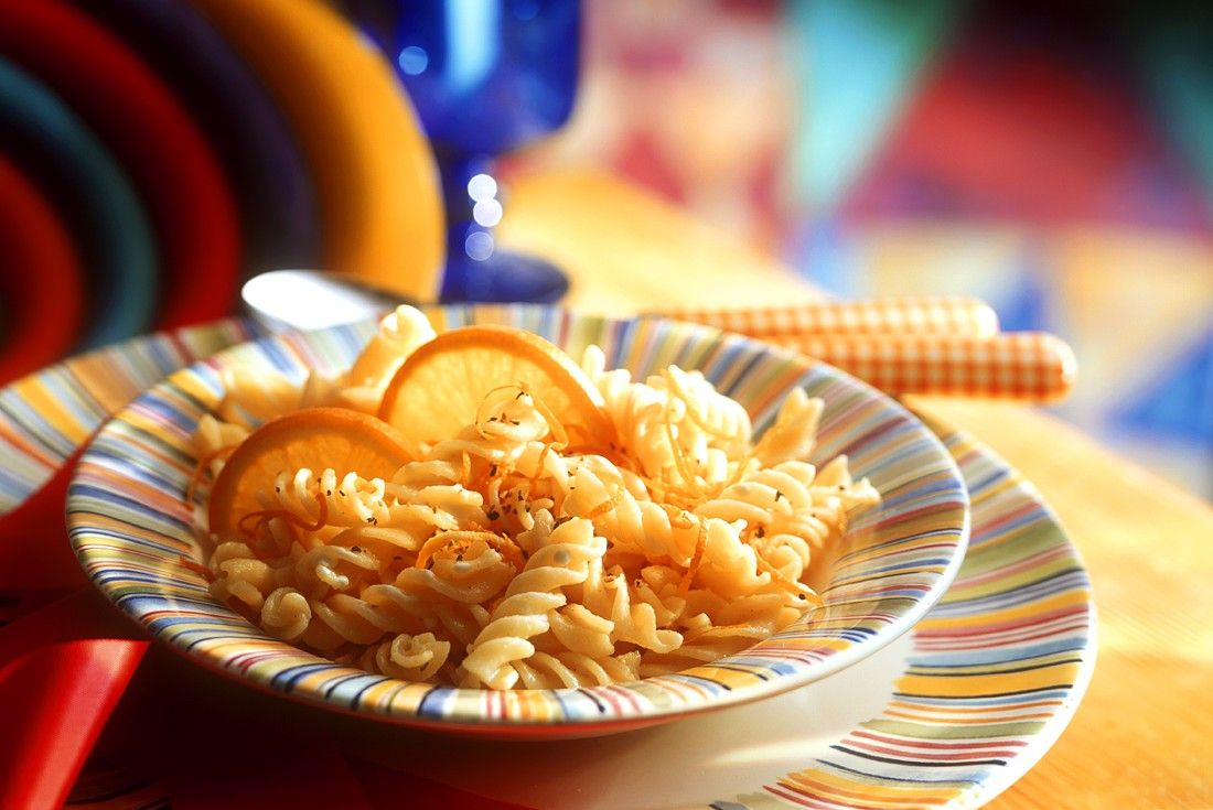 Orangen-Nudeln Rezept | EAT SMARTER