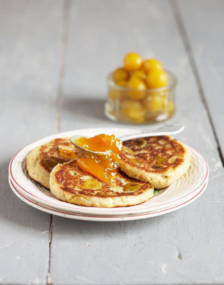Pancakes mit Mirabellenkompott