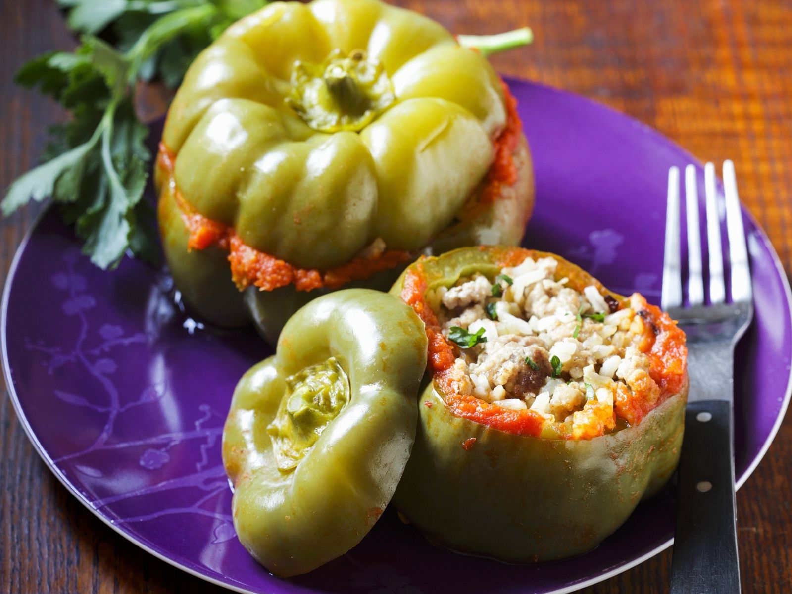Paprika mit Reis gefüllt auf ungarische Art Rezept EAT SMARTER