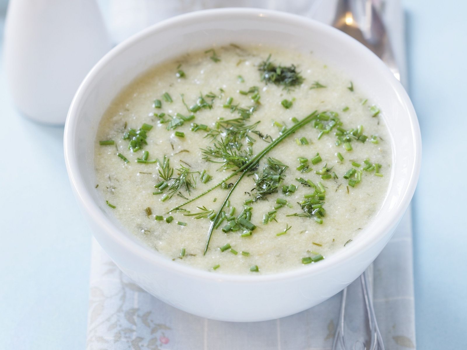 Petersiliensuppe auf kroatische Art Rezept | EAT SMARTER