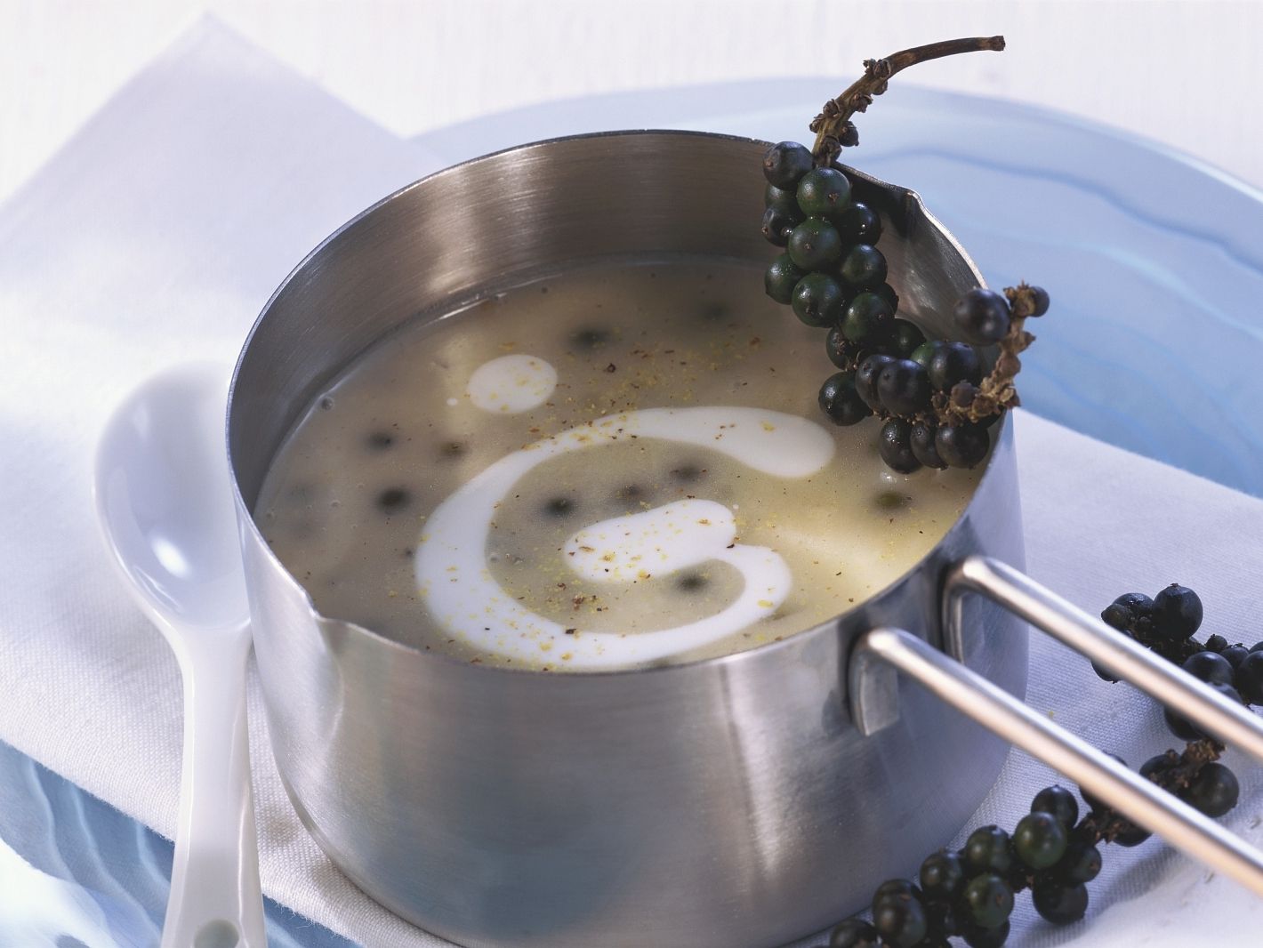 Pfeffer-Sahne-Sauce Rezept | EAT SMARTER