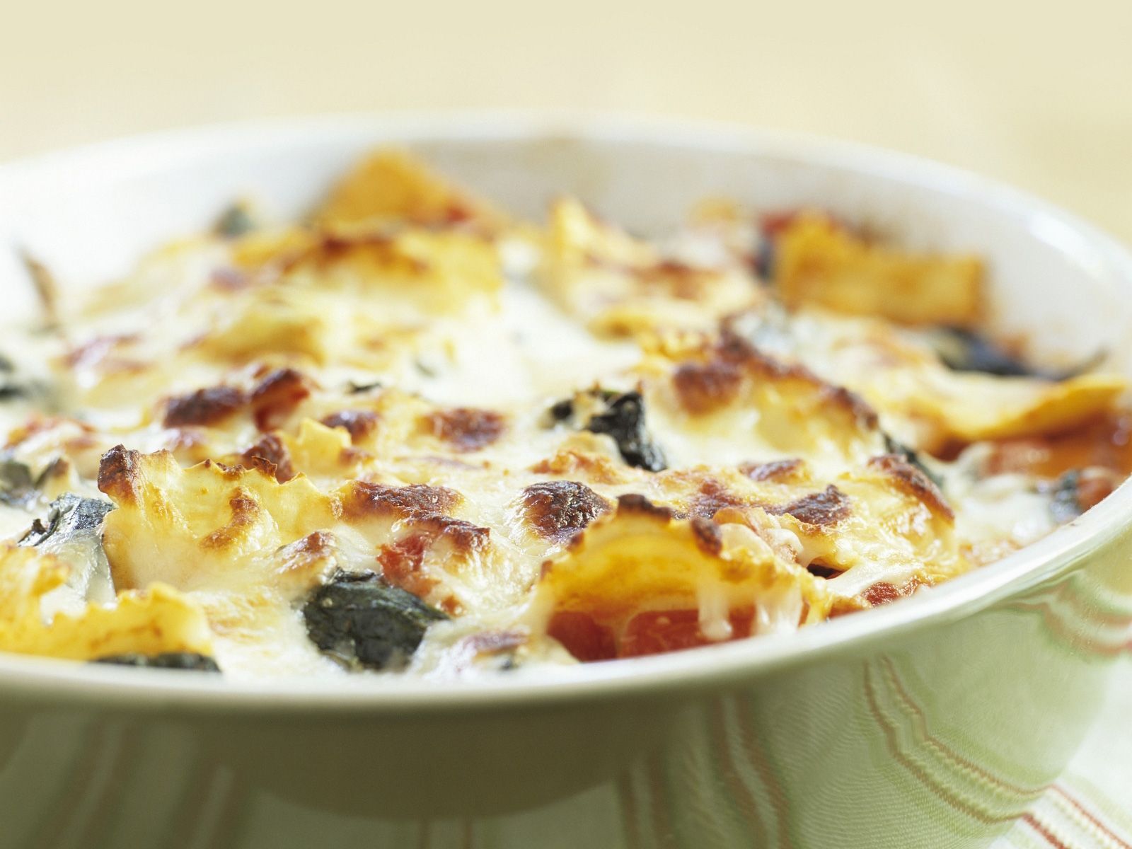 Ravioli-Gratin Rezept | EAT SMARTER