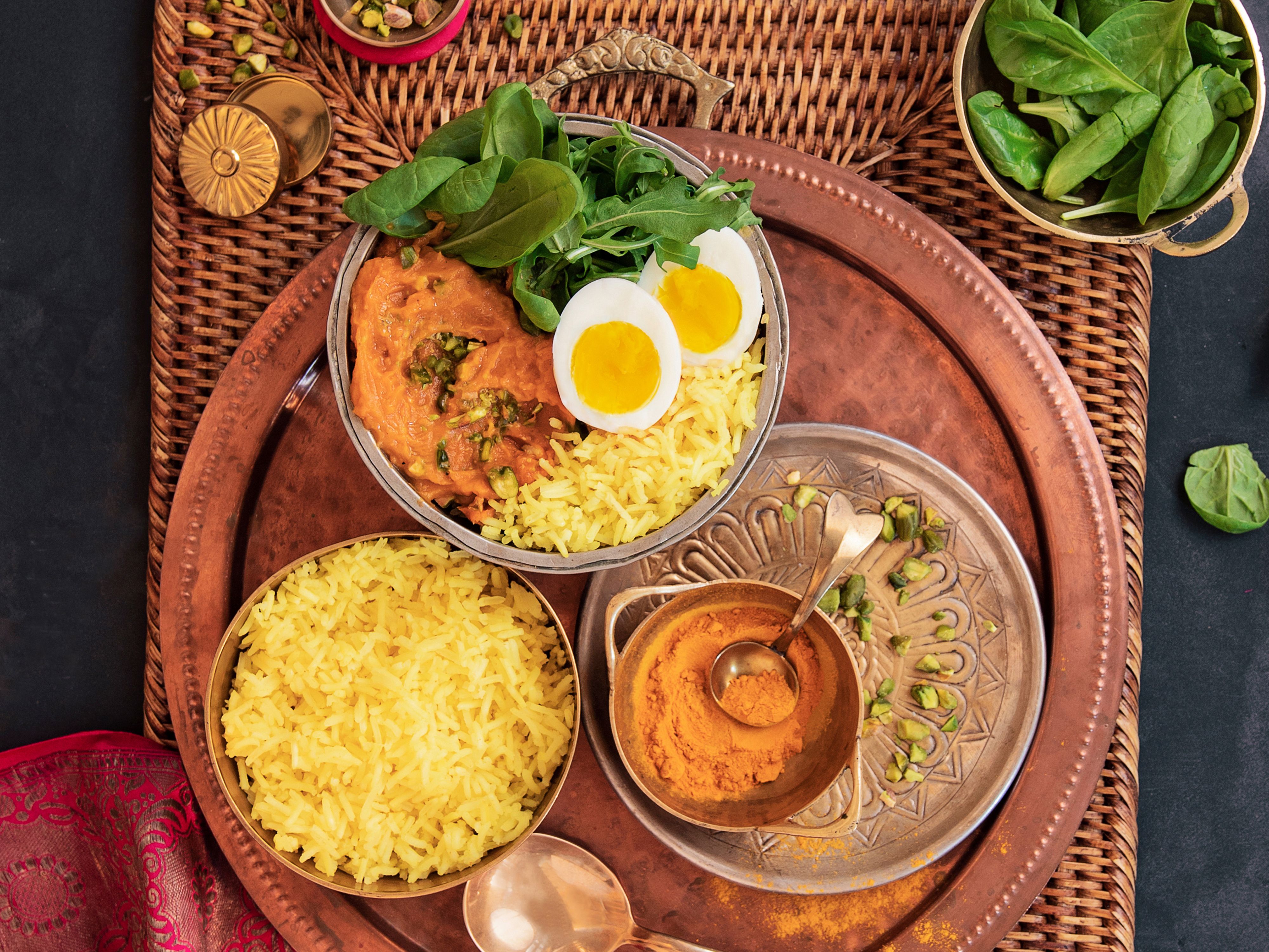 Reisbowl mit Kurkuma und Süßkartoffelpüree Rezept | EAT SMARTER
