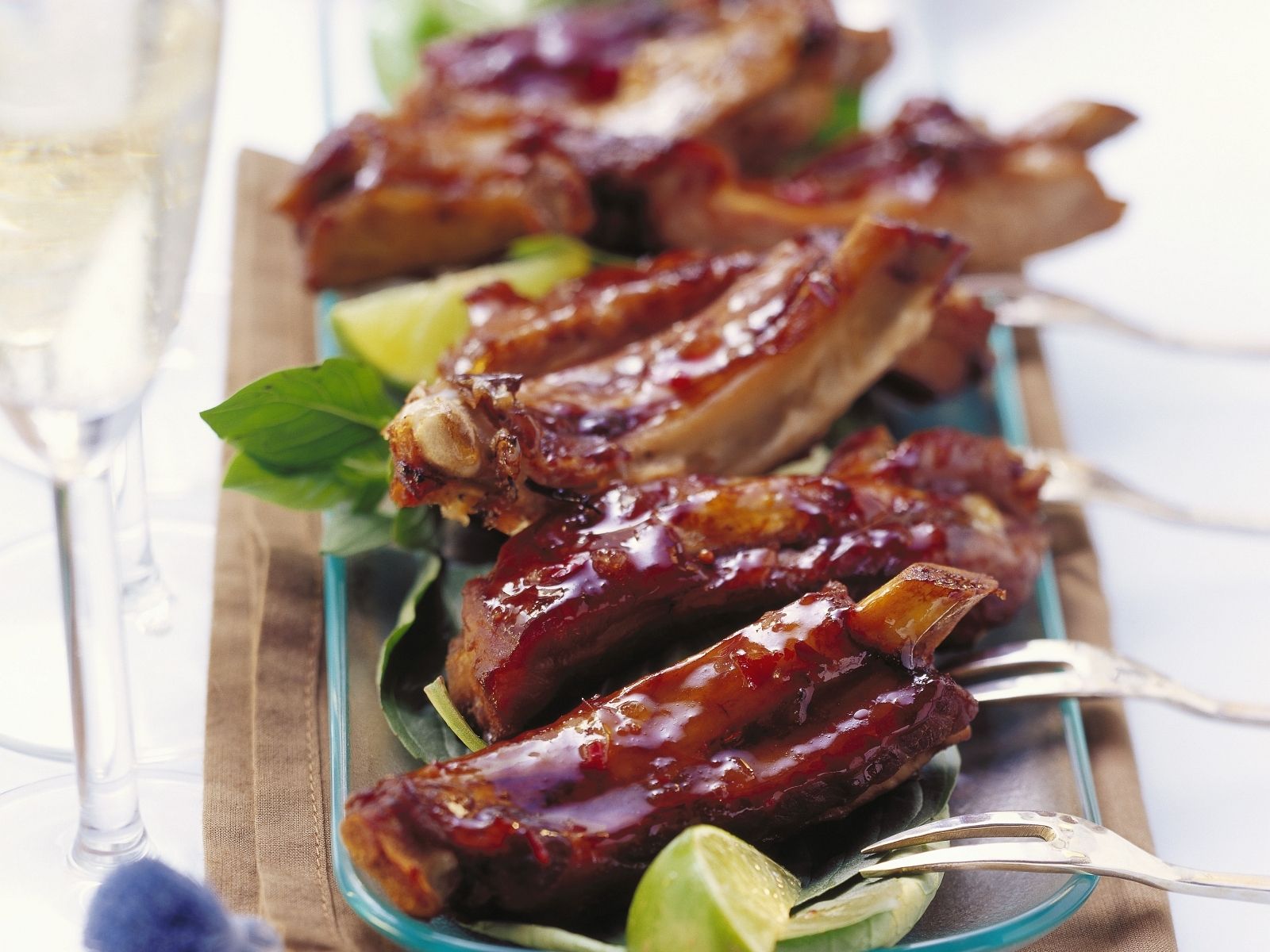 Rippchen mit würziger Marinade Rezept | EAT SMARTER