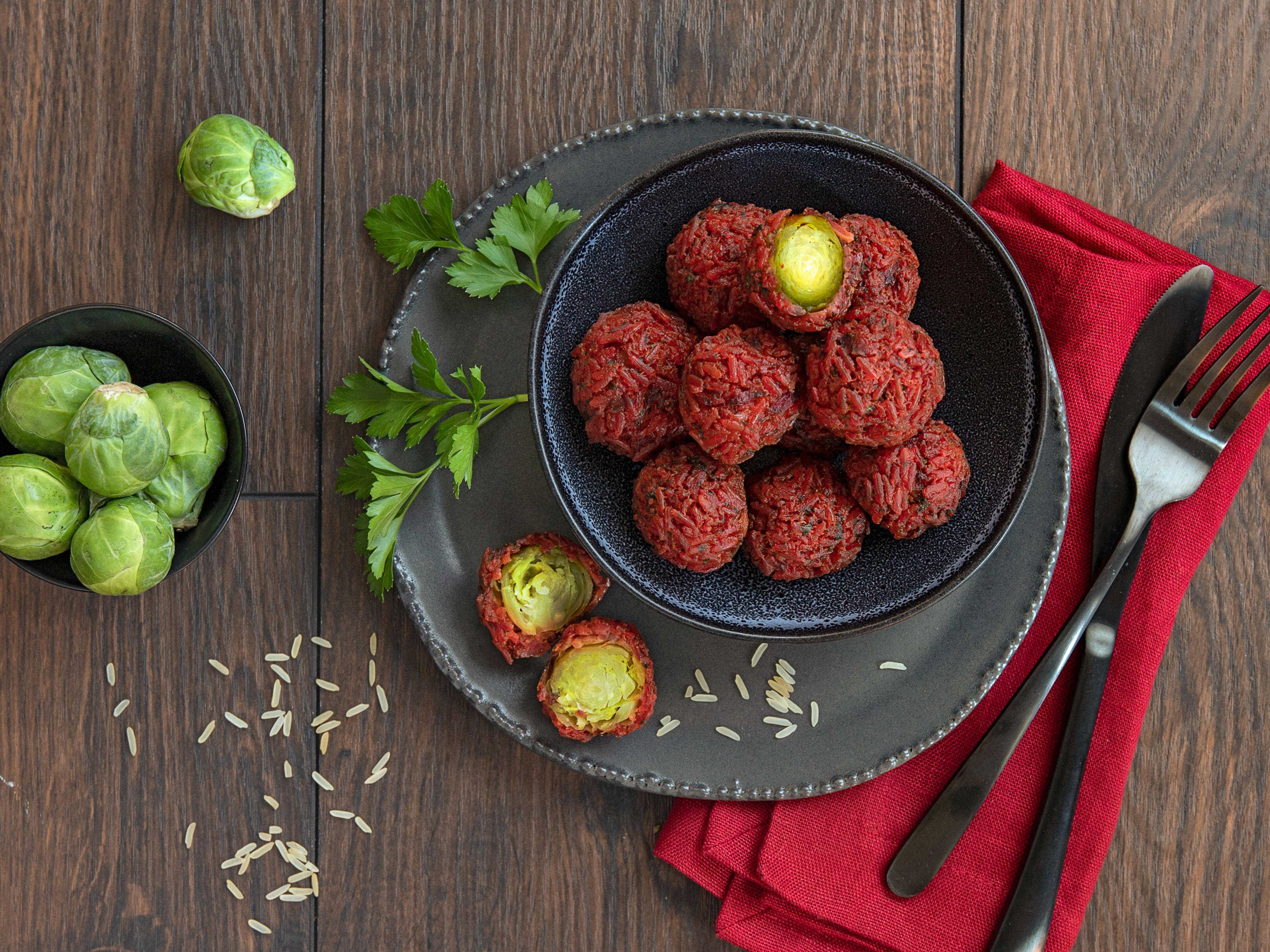 Rosenkohl im Rote-Bete-Mantel