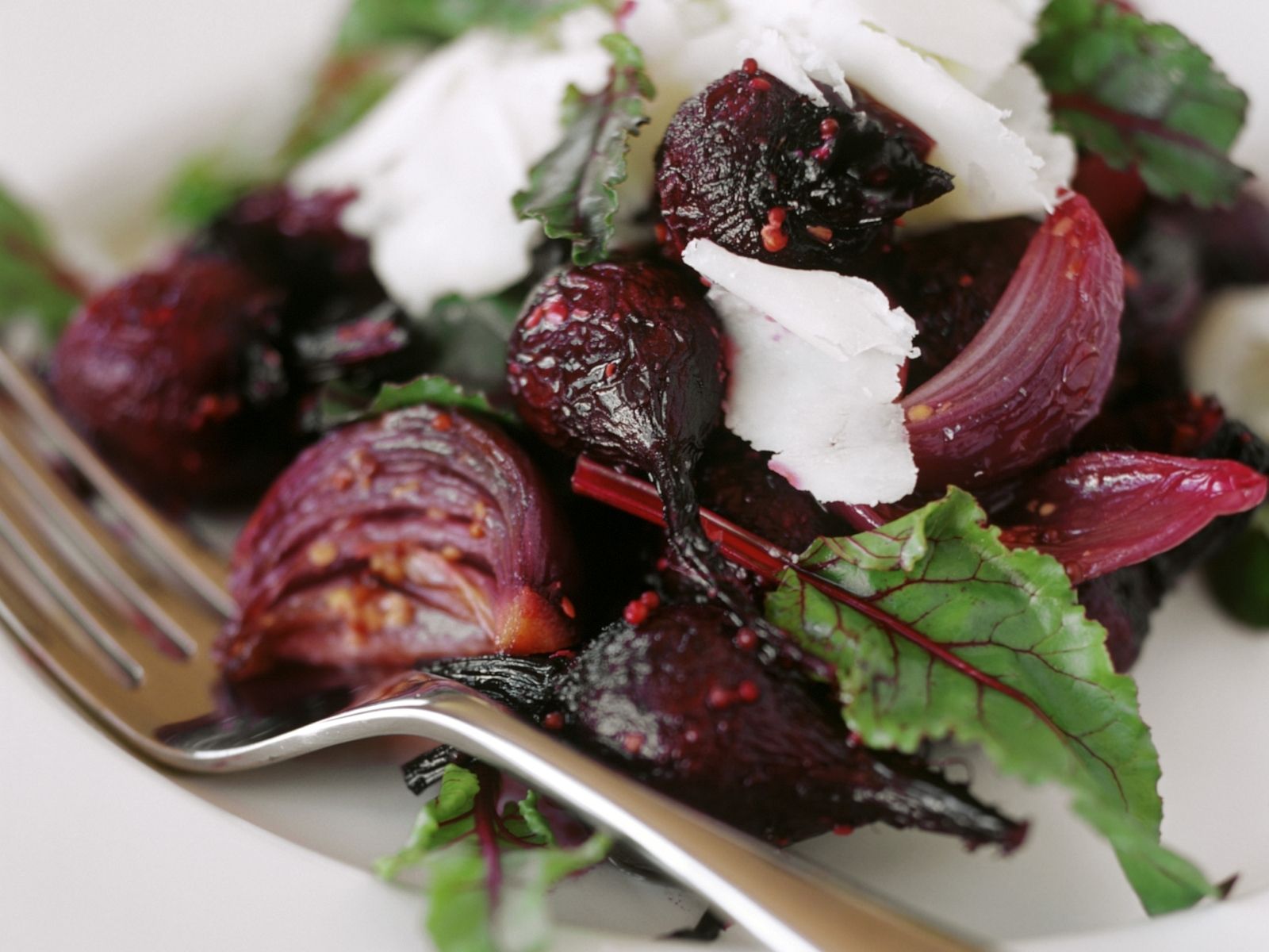 Rote-Bete-Zwiebelsalat mit Ziegenkäse Rezept | EAT SMARTER Rote-Bete-Zwiebelsalat mit Ziegenkäse Rezept | EAT SMARTER