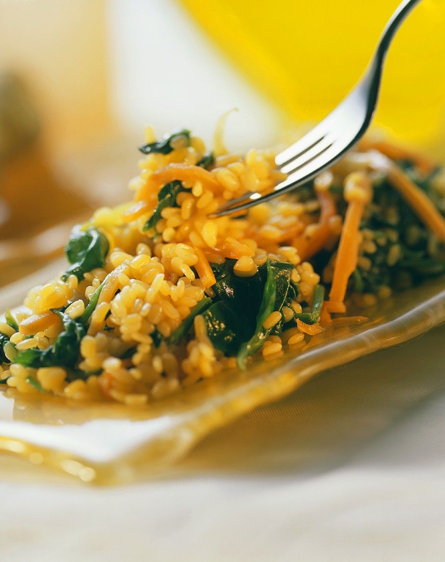 Rote Linsen mit Spinat und Möhren Rezept | EAT SMARTER Rote Linsen mit Spinat und Möhren Rezept | EAT SMARTER