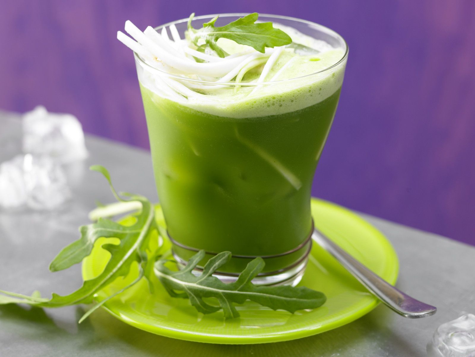 Rucola-Sellerie-Drink Rezept | EAT SMARTER
