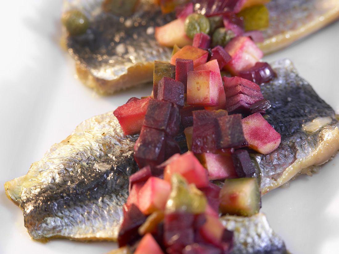 Salzhering mit Roter Bete Rezept | EAT SMARTER