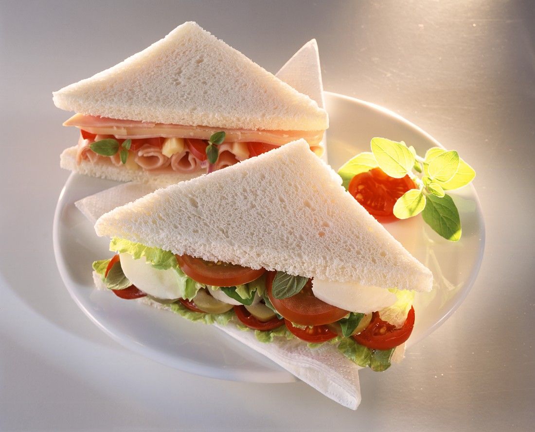Sandwich mit Schinken, Tomate, Mozzarella Rezept | EAT SMARTER