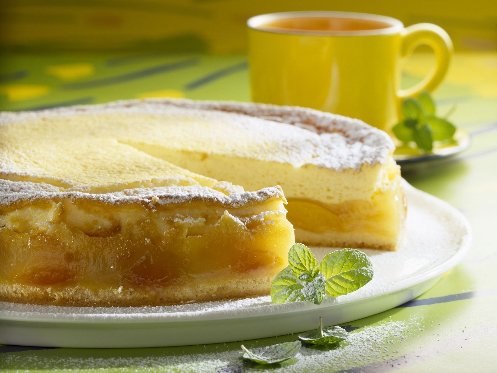 Schneller Aprikosenkuchen Rezept | EAT SMARTER