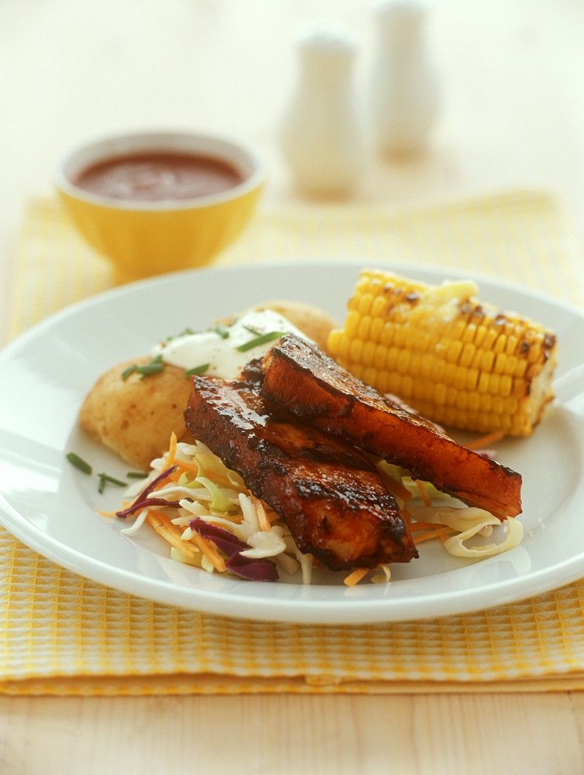 Schweinerippchen mit Gemüse Rezept | EAT SMARTER