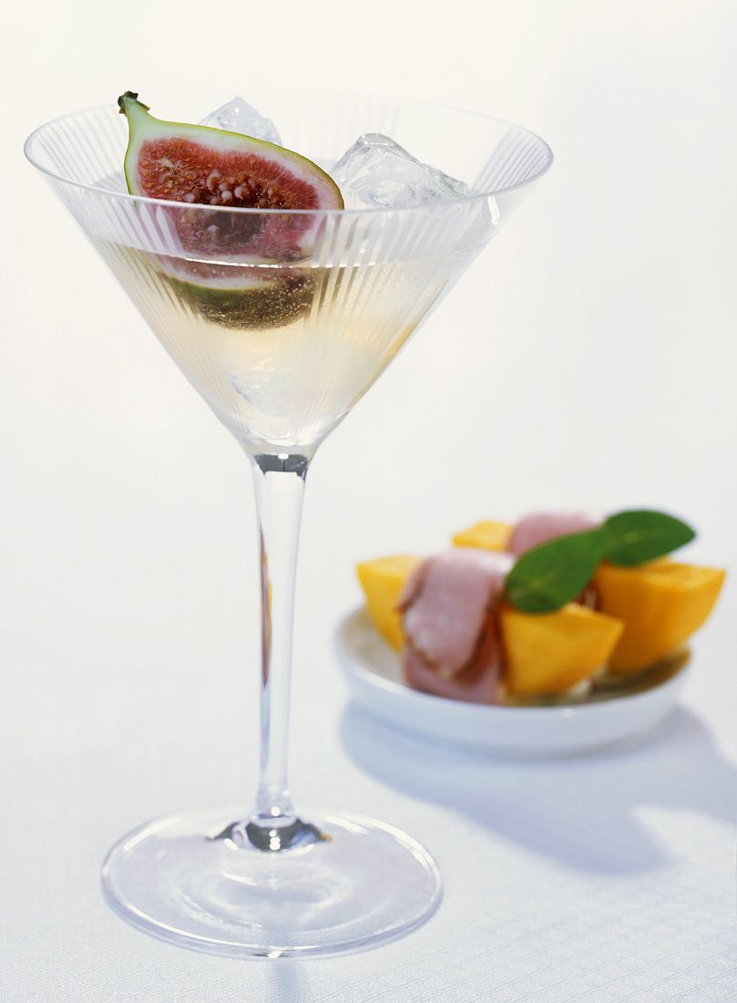 Sektcocktail mit Feige