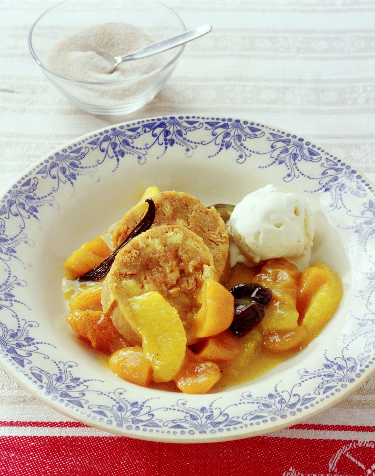 Serviettenknödel mit Backobst-Kompott Rezept | EAT SMARTER