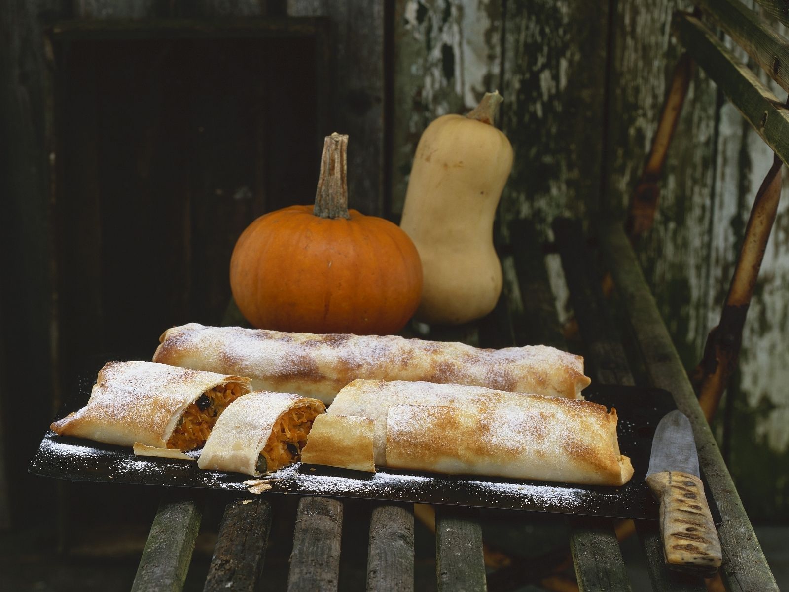 Süßer Strudel mit Kürbis Rezept | EAT SMARTER
