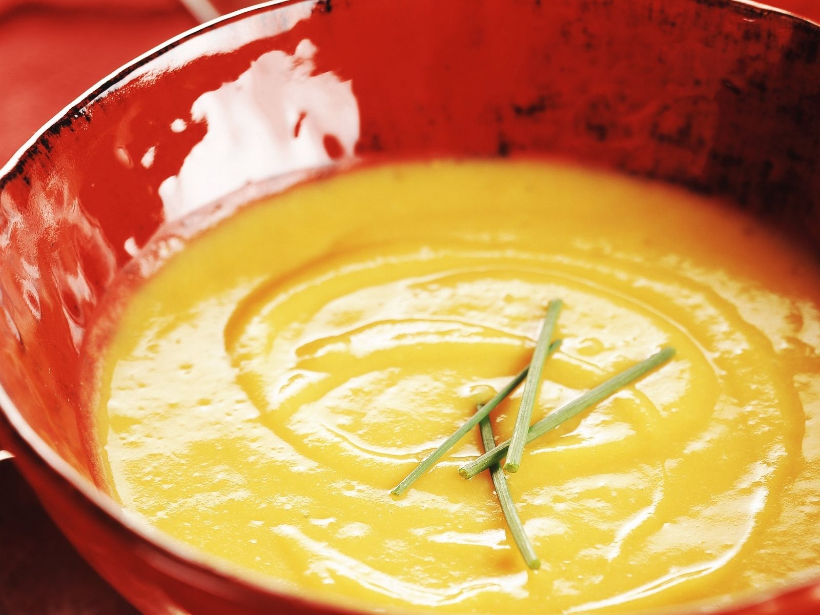 Süßkartoffelcremesuppe Rezept | EAT SMARTER