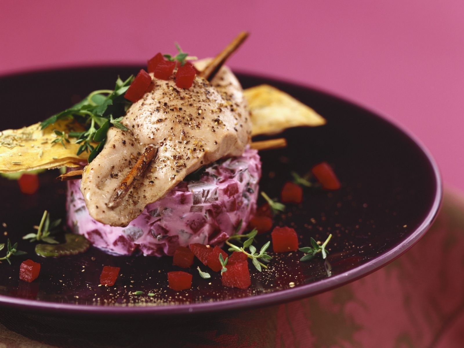 Tatar von Sellerie und Roter Bete mit Fasanenbrust Rezept | EAT SMARTER