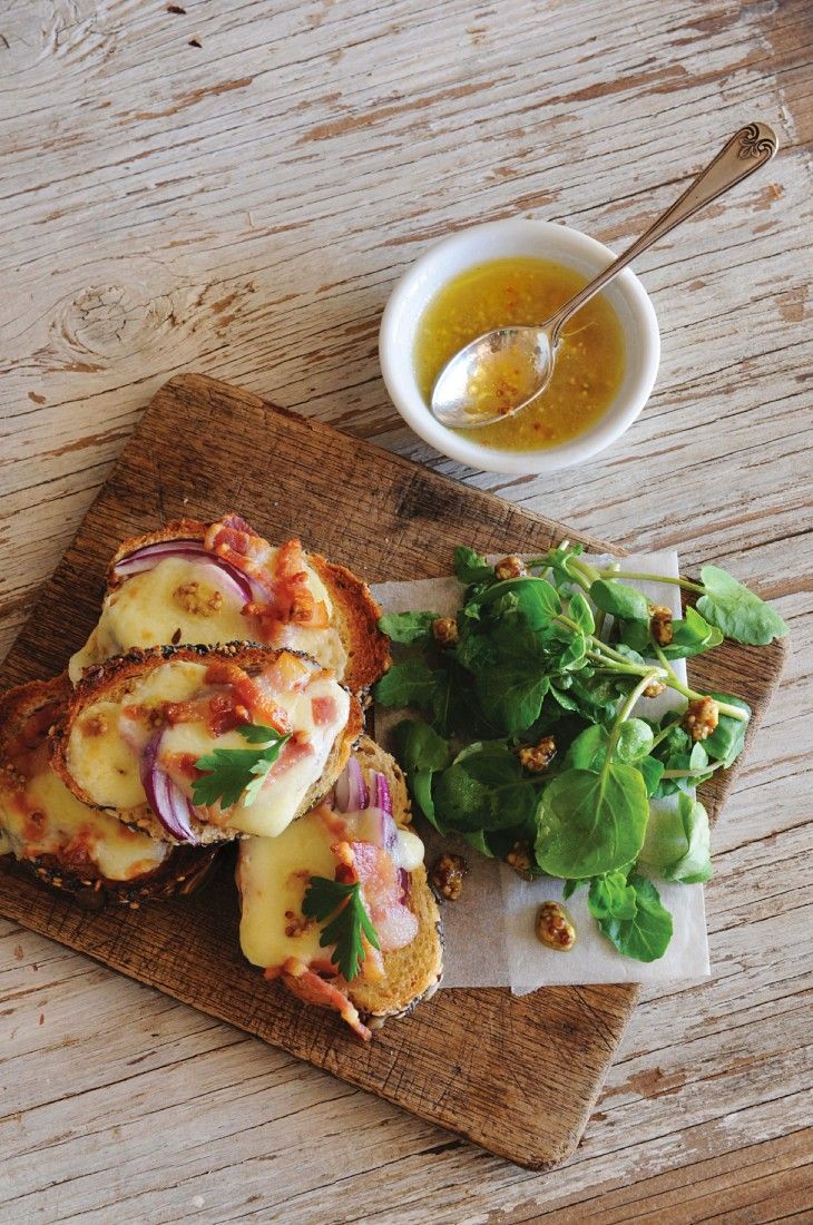überbackenes Brot Mit Schinken Und Käse
