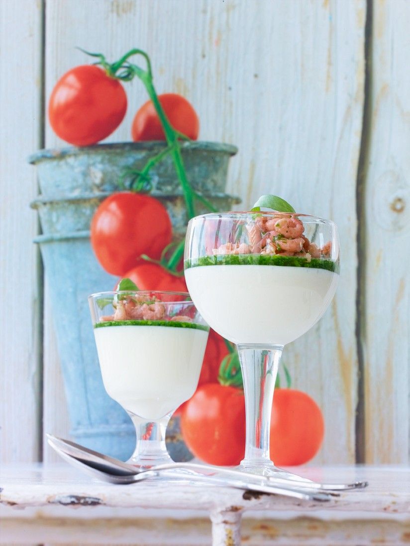 Weiße Tomatencreme mit Shrimps Rezept | EAT SMARTER